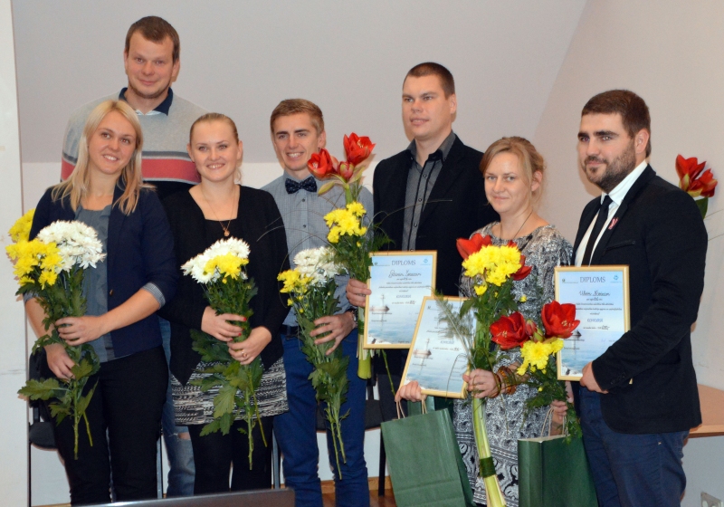 Konkursa laureāti (no kreisās): Ilze Jēkabsone, Mārcis Saklaurs, Marta Dance, Dāvis Melnalksnis, Raivis Švarcs, Vita Multiņa un Uldis Noviks